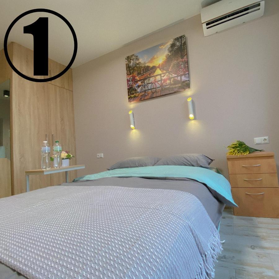 Studio Aparment Kharkiv Bagian luar foto